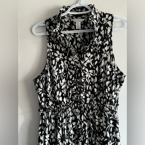 Black and white, small floral maxi dress. Lightweight. Stretchy. - Picture 5 of 7